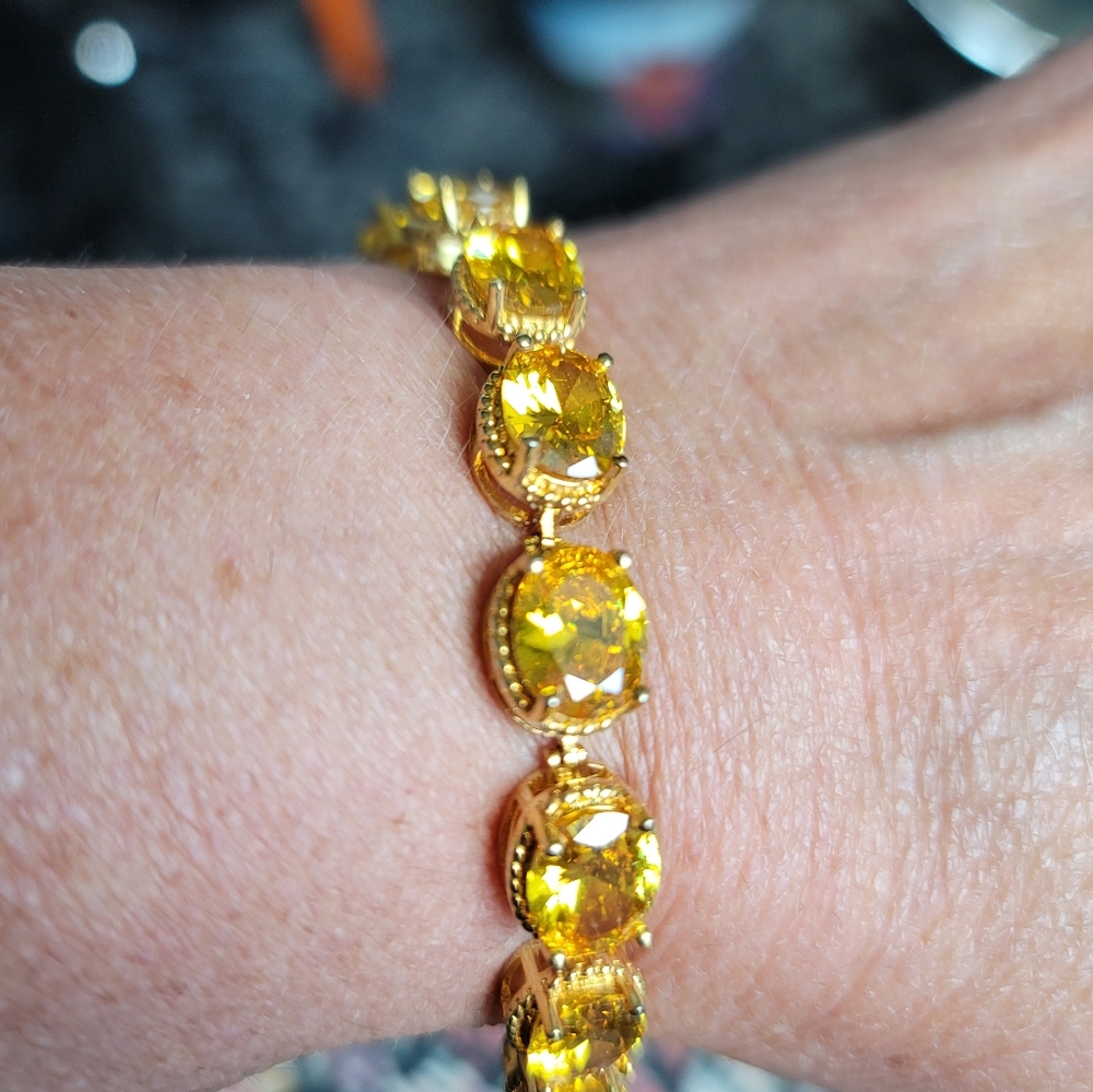 Oval shape yellow simulated Citrine Bracelet, Gold tone